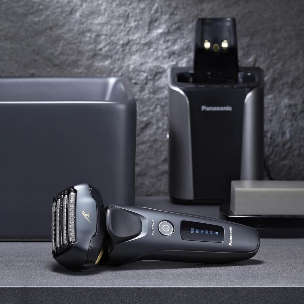 Panasonic Nass-/Trockenrasierer mit 5-Wege-Scherkopf und Linearmotor - Hochwertiger Rasierer für eine glatte Rasur.