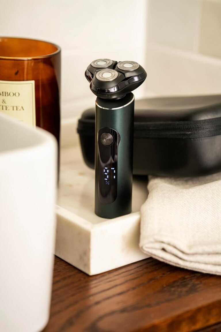 Adler AD2940 Rotationsrasierer für Herren mit zusätzlichen Scher- und Trimmköpfen - hochwertiger Rasierer für Männer mit vielseitigen Funktionen, ideal für eine gründliche und präzise Rasur. Mit zusätzlichen Scher- und Trimmköpfen für individuelle Pflegebedürfnisse. Ideal für den modernen Mann von heute.