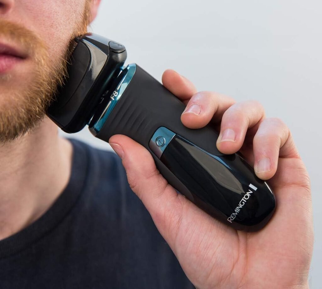 Remington XF 8705 Elektrorasierer für Herren - Hochwertiger Elektrorasierer für ein präzises Rasierergebnis. Ideal für Männer, die Wert auf ein gepflegtes Äußeres legen. Erleben Sie jetzt die perfekte Rasur mit dem Remington XF 8705 Elektrorasierer.