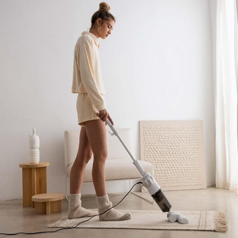 Newlux V900 - Staubsauger mit 2-in-1-Kabel, vertikal und handlich, 800 W, 2-Liter-Tank, 16,5 Kpa, Dreifach-Sist, Filterung (F.HEPA) und Zyklontechnologie. 5 m Aktion. Energieeffizienzklasse A. (weiß)