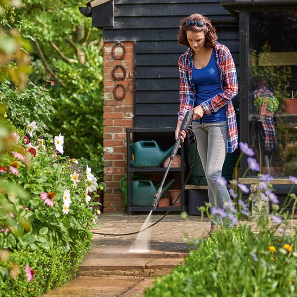 Bosch UniversalAquatak 125 Hochdruckreiniger - 3-in-1-Düse, Schaumdüse, transparenter Wasserfilter, Hochdruckpistole, 5 m Schlauch, 5 m Kabel, 1500 Watt - Jetzt kaufen!