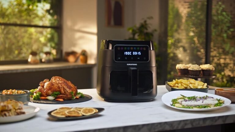 Grundig FRY 7320 Heißluftfritteuse 7,6 l Fassungsvermögen 1750 W Touch-Display großes Sichtfenster Temperatur- und Zeiteinstellung Antihaftbeschichtung spülmaschinenfester Korb in Schwarz - Compra ahora y disfruta de frituras más saludables en casa.